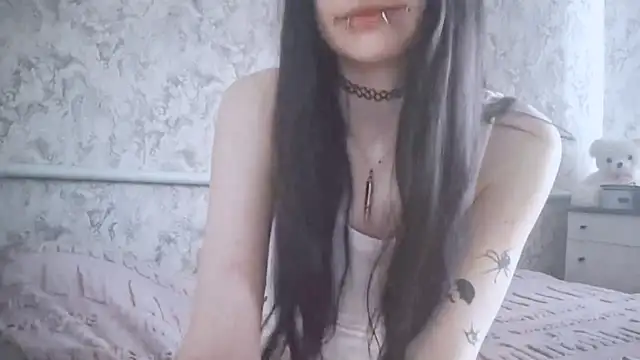KrissyHiott online show from 06-26-26, 04:07