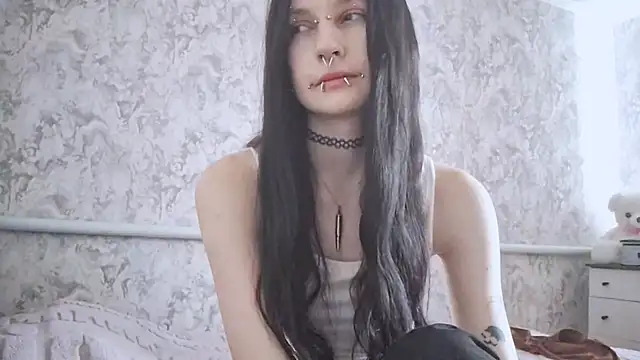 KrissyHiott online show from 06-23-26, 04:21