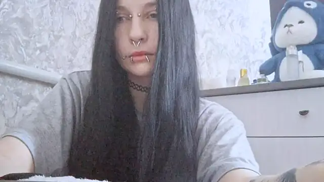 KrissyHiott online show from 06-16-26, 04:23