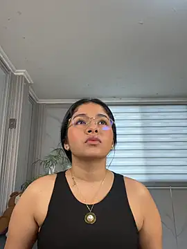 ValentinaLuciana online show from 07-11-26, 01:44