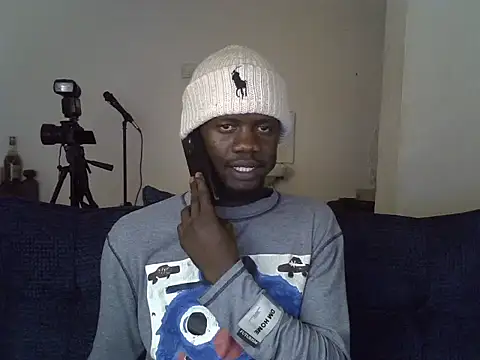 Thee Biggest online show from 06-17-26, 06:40