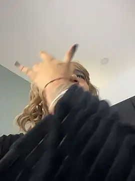 Snapshot of Serenaa_Parker chatting on 07-17-26, 08:17 Serenaa Parker online show from 07-17-26, 08:17