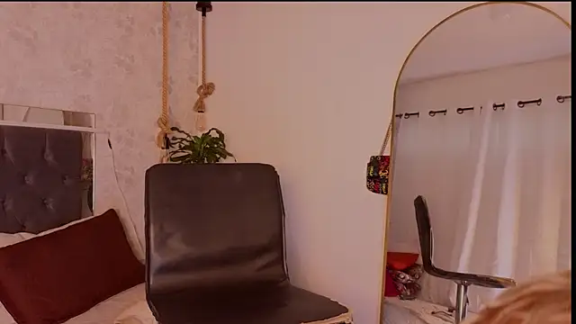 chloe bronze online show from 07-01-26, 07:47