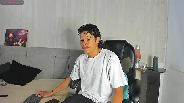 tommyhot7 online show from 06-25-26, 08:36