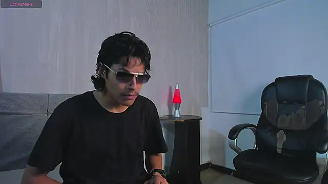 tommyhot7 online show from 07-09-26, 11:37