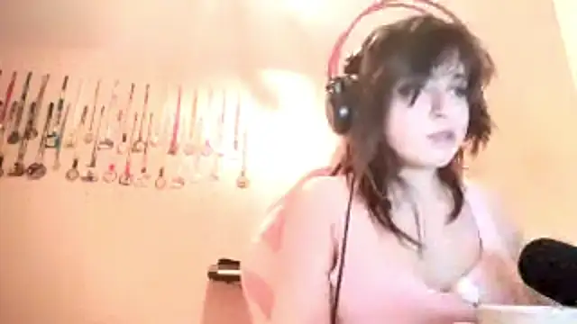 bunnyhoneylovehands online show from 06-12-26, 09:56
