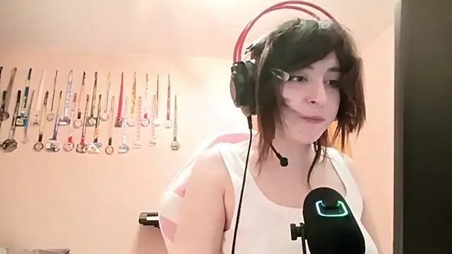 bunnyhoneylovehands online show from 06-21-26, 06:57