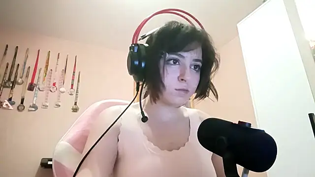 bunnyhoneylovehands online show from 06-17-26, 10:19