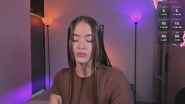LizzyColins online show from 07-05-26, 01:07