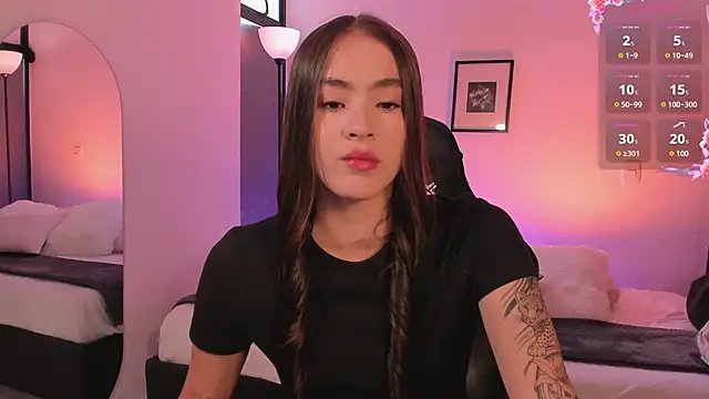 LizzyColins online show from 06-21-26, 06:03
