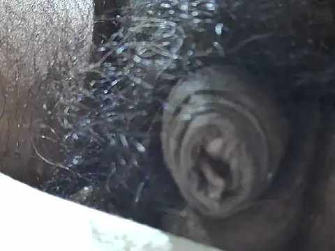 Snapshot of indiboy009 chatting on 10-04-25, 07:15 indiboy009 online show from 10-04-25, 07:15