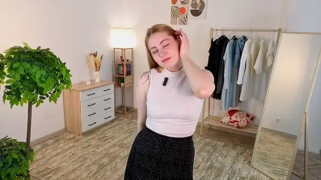 CristyHibbits online show from 06-02-26, 01:05