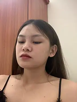 Snapshot of Weevi10 chatting on 06-15-26, 11:54 Weevi10 online show from 06-15-26, 11:54