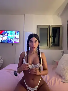 miaabelluccii online show from 06-29-26, 09:47