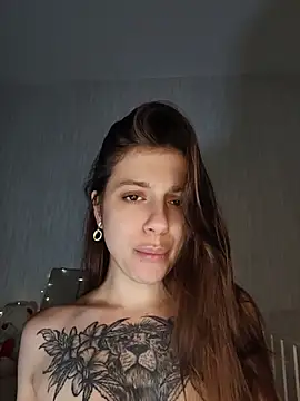 Snapshot of Eileenmurrr chatting on 06-19-26, 04:40 Eileenmurrr online show from 06-19-26, 04:40