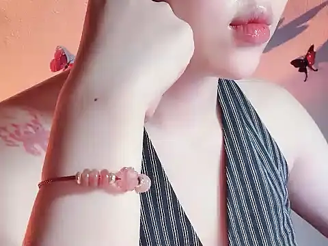 Snapshot of Lucy6868 chatting on 06-18-26, 01:38 Lucy6868 online show from 06-18-26, 01:38