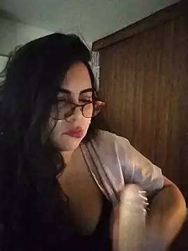 Snapshot of Roxxy_Sade chatting on 06-10-26, 10:22 Roxxy Sade online show from 06-10-26, 10:22