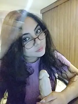 Snapshot of Roxxy_Sade chatting on 07-01-26, 12:33 Roxxy Sade online show from 07-01-26, 12:33