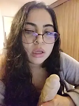 Snapshot of Roxxy_Sade chatting on 07-02-26, 03:23 Roxxy Sade online show from 07-02-26, 03:23