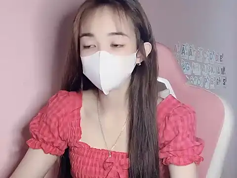 Snapshot of Alee8668 chatting on 06-14-26, 08:26 Alee8668 online show from 06-14-26, 08:26