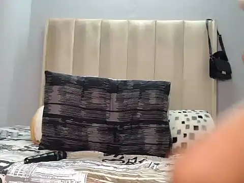 QueenZara 202 online show from 06-26-26, 02:45