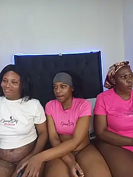 QueenZara 202 online show from 06-24-26, 01:32
