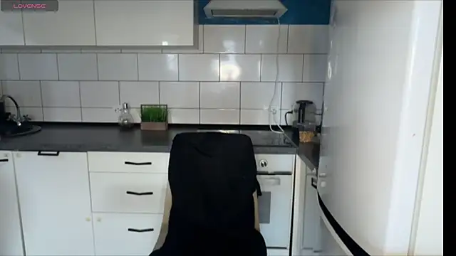 Annbigass online show from 06-30-26, 05:29