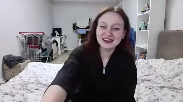LoiseLovetto online show from 06-24-26, 05:22