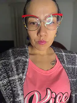 Snapshot of ArielFerrara chatting on 06-16-26, 04:56 ArielFerrara online show from 06-16-26, 04:56