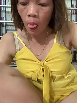 Emlyla online show from 06-11-26, 02:58