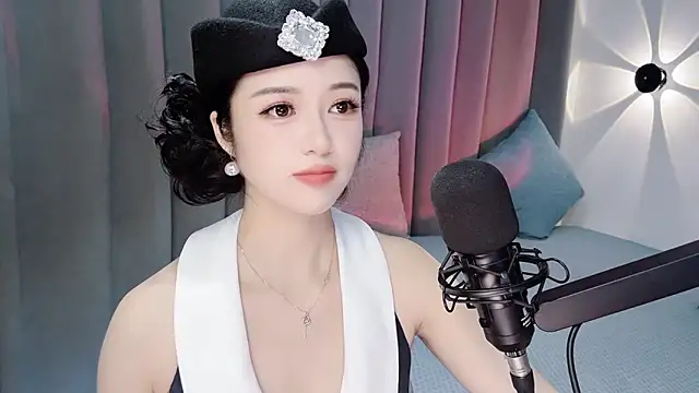 Snapshot of Momo-Wow chatting on 07-07-26, 06:16 Momo-Wow online show from 07-07-26, 06:16
