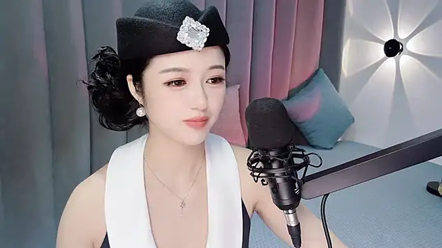 Snapshot of Momo-Wow chatting on 07-07-26, 07:23 Momo-Wow online show from 07-07-26, 07:23