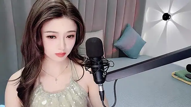 Snapshot of Momo-Wow chatting on 06-16-26, 06:13 Momo-Wow online show from 06-16-26, 06:13