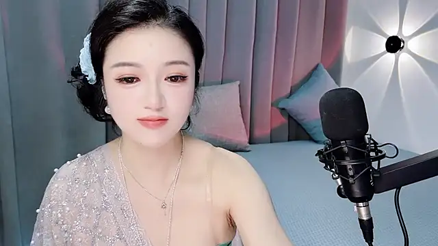 Snapshot of Momo-Wow chatting on 07-04-26, 06:31 Momo-Wow online show from 07-04-26, 06:31