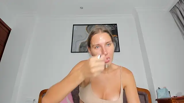 Snapshot of SofiClimbing chatting on 09-26-25, 12:06 SofiClimbing online show from 09-26-25, 12:06