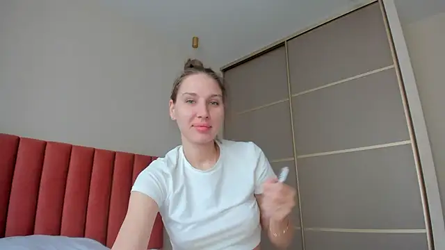 Snapshot of SofiClimbing chatting on 03-20-25, 02:51 SofiClimbing online show from 03-20-25, 02:51