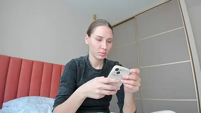 Snapshot of SofiClimbing chatting on 02-08-25, 04:25 SofiClimbing online show from 02-08-25, 04:25