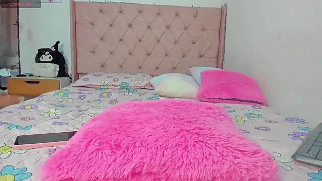Sakura moon  online show from 06-04-26, 05:06