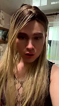 Snapshot of TomQuartz chatting on 07-12-26, 01:45 TomQuartz online show from 07-12-26, 01:45