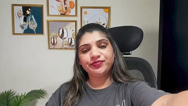 Hottiehaniya7245 online show from 06-01-26, 07:08