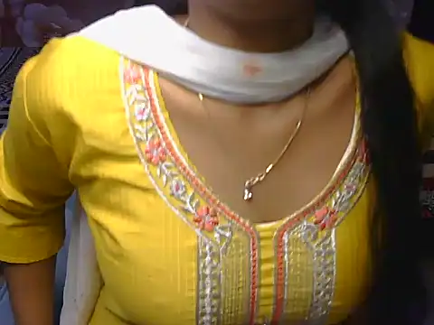 Snapshot of givenchilly chatting on 07-08-26, 05:08 givenchilly online show from 07-08-26, 05:08