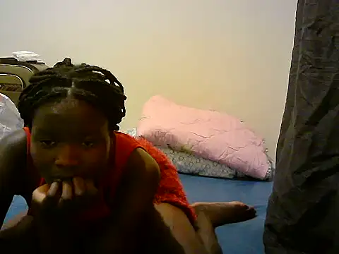 BerryJulie online show from 06-04-26, 04:22