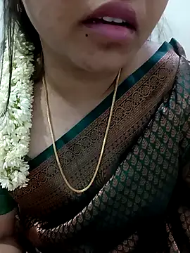 Snapshot of Anushka_tamil_kannada chatting on 06-18-26, 12:43 Anushka tamil kannada online show from 06-18-26, 12:43