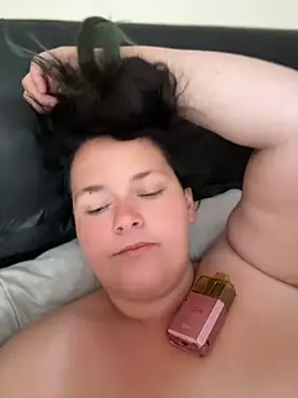 CurvyScarlett69 online show from 07-11-26, 12:38