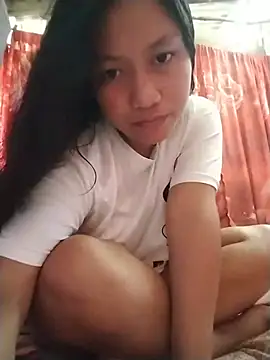 Snapshot of Yummyleyn chatting on 07-15-26, 01:23 Yummyleyn online show from 07-15-26, 01:23