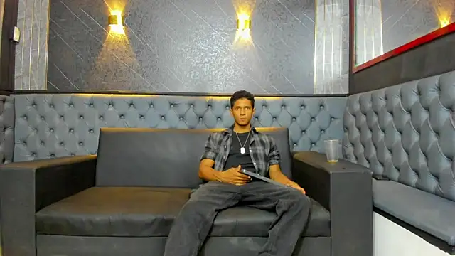 Snapshot of Yoel_Blessed chatting on 06-19-26, 11:27 Yoel Blessed online show from 06-19-26, 11:27