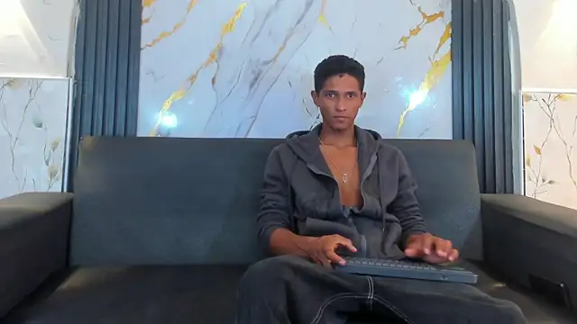 Snapshot of Yoel_Blessed chatting on 06-17-26, 09:03 Yoel Blessed online show from 06-17-26, 09:03