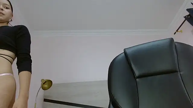 amara sanchez online show from 06-17-26, 01:43