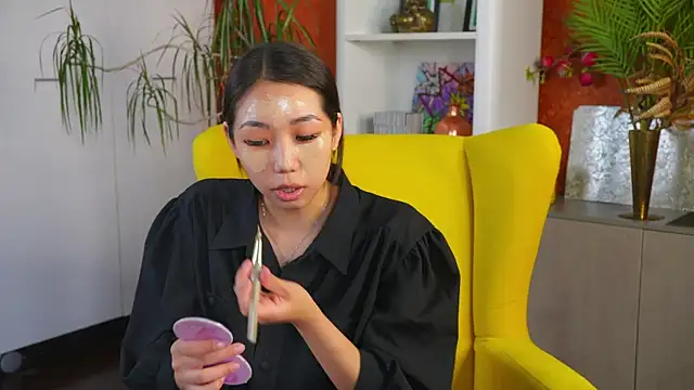 RossieGronert online show from 06-17-26, 11:09
