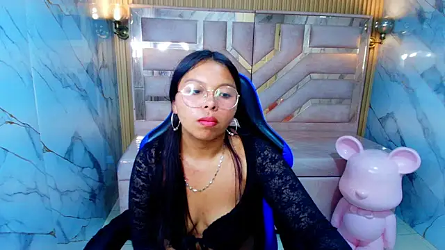 Snapshot of sophy_r chatting on 06-03-26, 09:08 sophy r online show from 06-03-26, 09:08